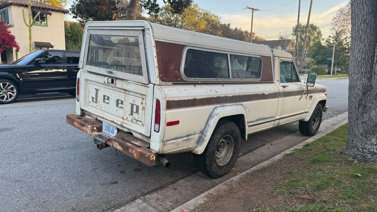 1985 Jeep SJ Gladiator - Image 7 of 20