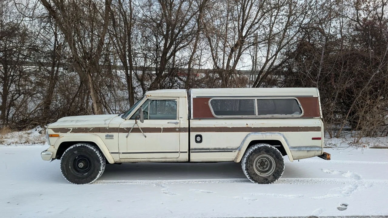 1985 Jeep SJ Gladiator - Image 2 of 20