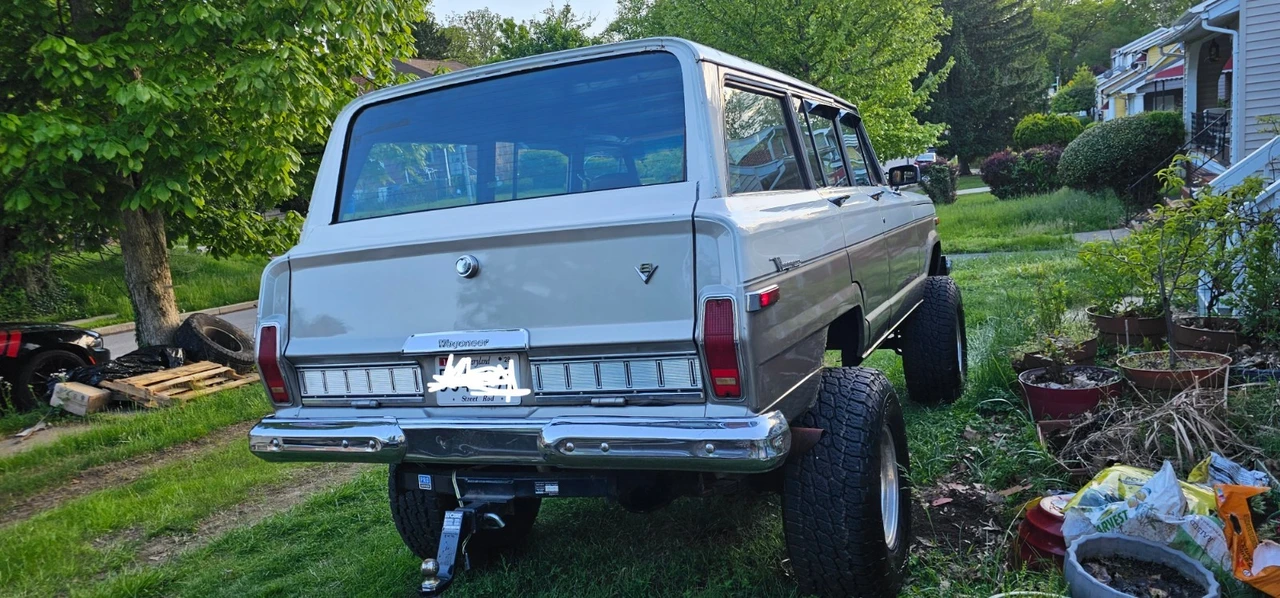 1985 Jeep SJ Wagoneer - Image 9 of 31