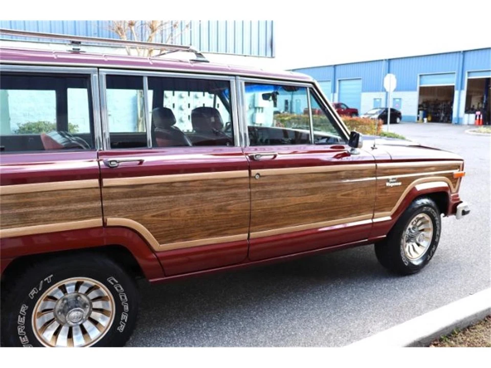 1985 Jeep SJ Wagoneer - Image 10 of 30