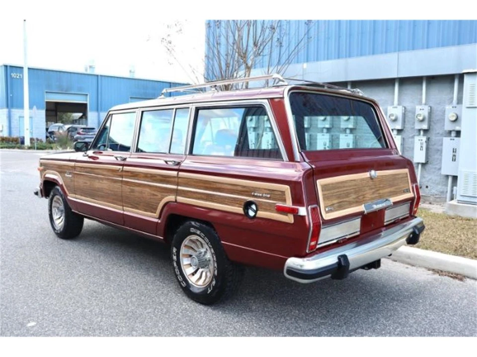 1985 Jeep SJ Wagoneer - Image 13 of 30
