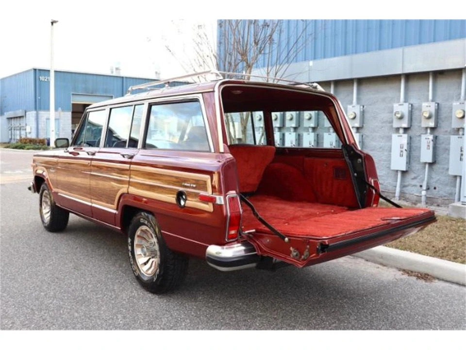 1985 Jeep SJ Wagoneer - Image 18 of 30