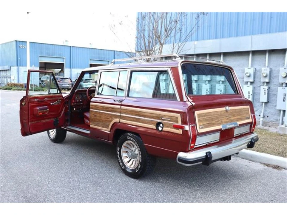 1985 Jeep SJ Wagoneer - Image 14 of 30