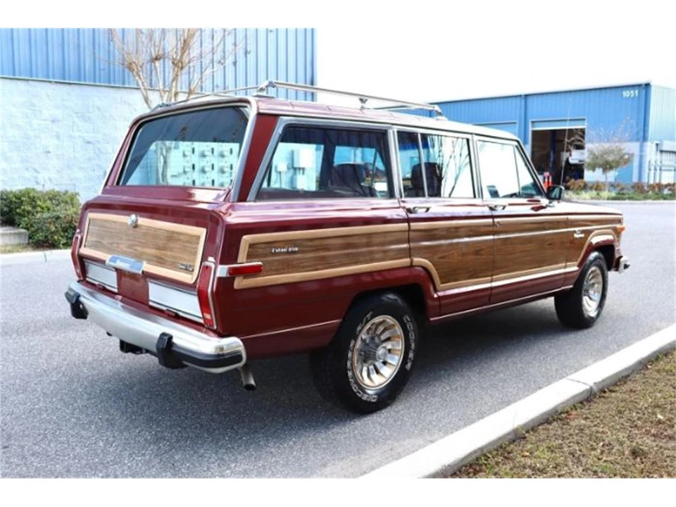 1985 Jeep SJ Wagoneer - Image 16 of 30