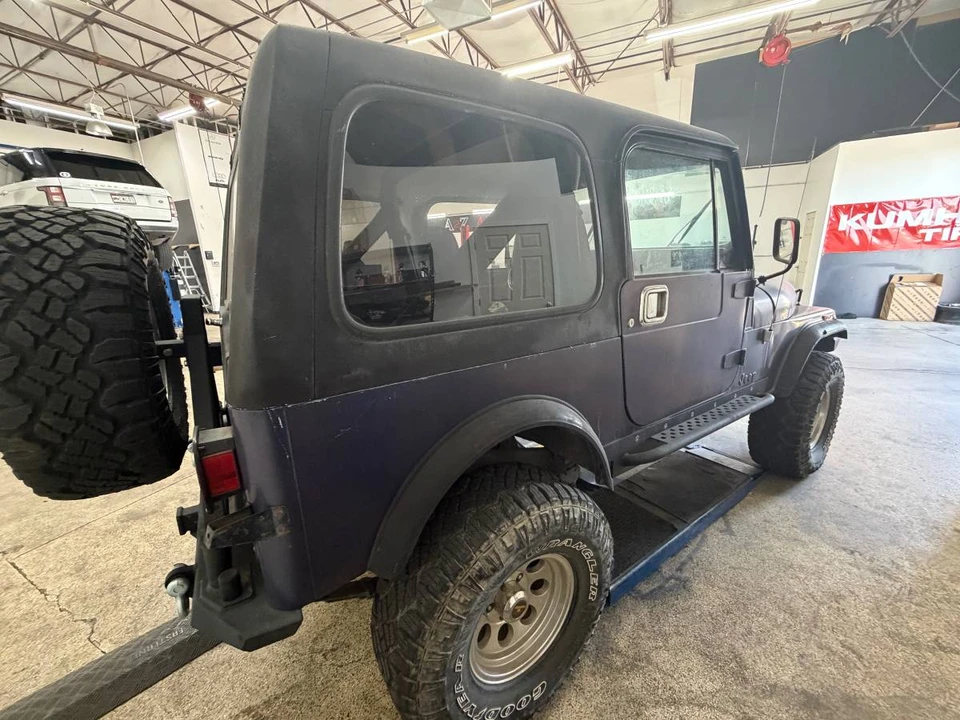 1985 Jeep Wrangler - Image 5 of 9