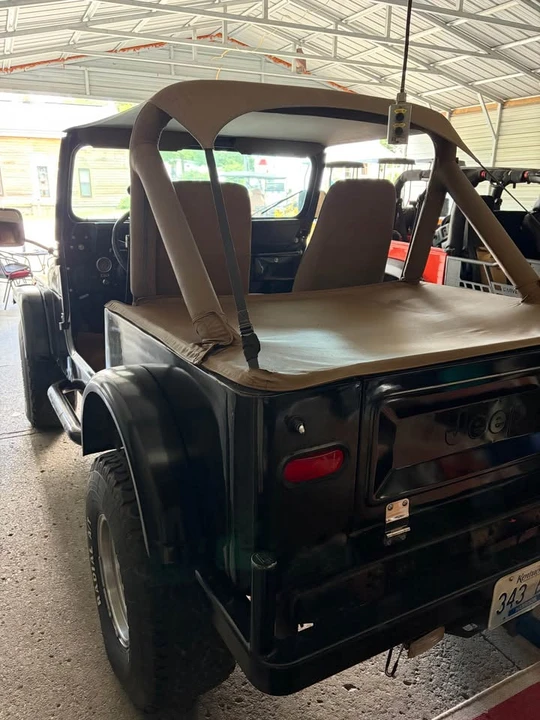1985 Jeep Wrangler - Image 10 of 10
