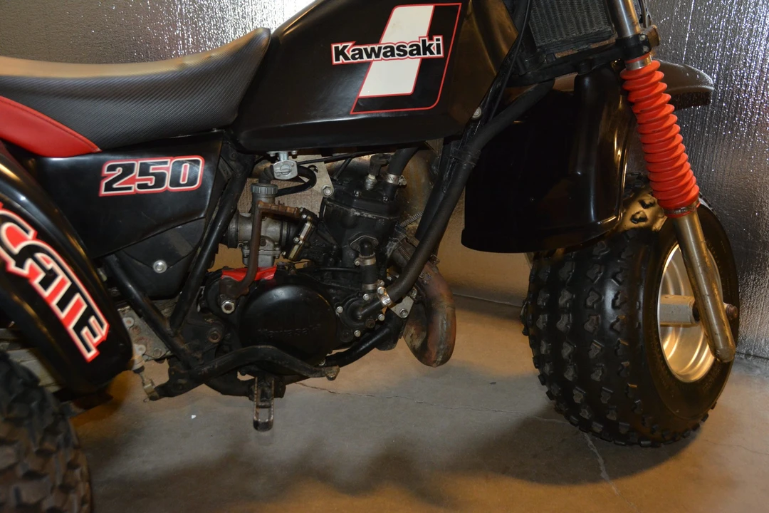 1985 Kawasaki KX - Image 9 of 30
