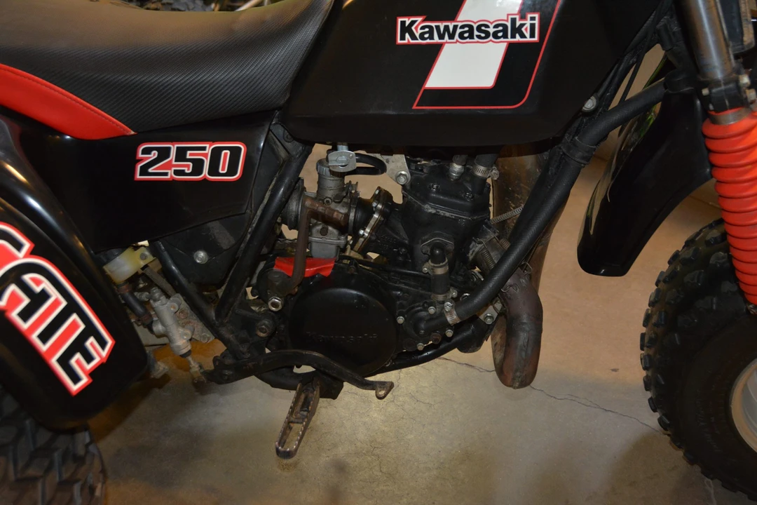 1985 Kawasaki KX - Image 10 of 30