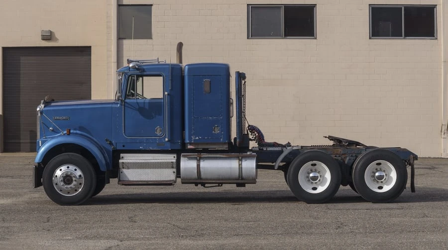 1985 Kenworth W900 - Image 2 of 25