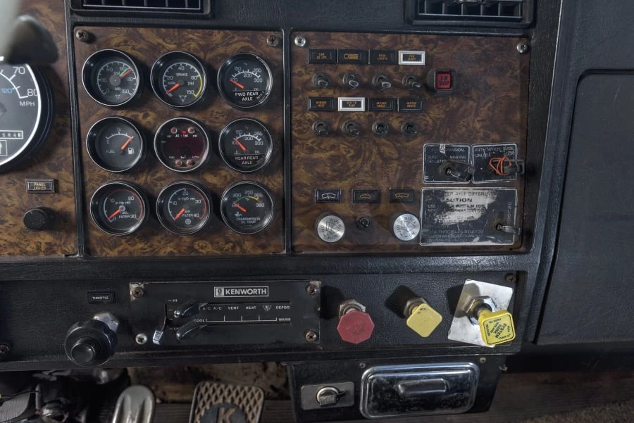 1985 Kenworth W900 - Image 18 of 25