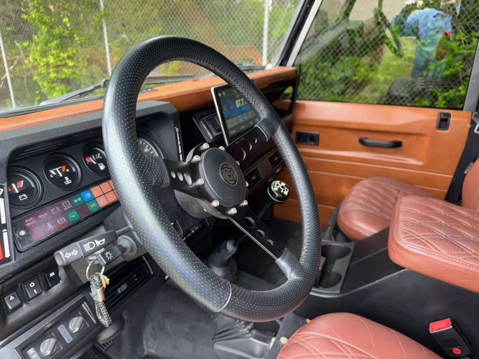 1985 Land Rover Defender 110 - Image 6 of 14