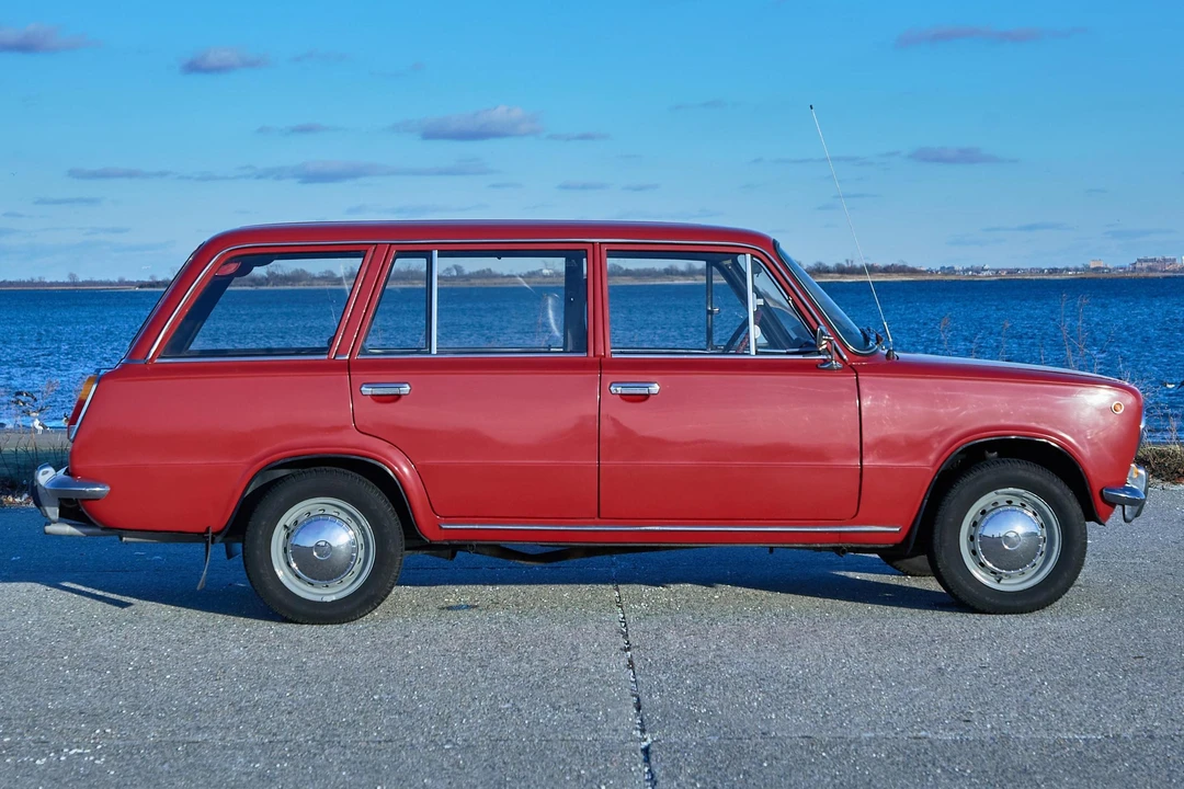 1985 Lada - Image 3 of 31