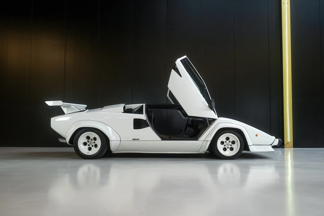 1985 Lamborghini Countach LP500 S - Image 7 of 30