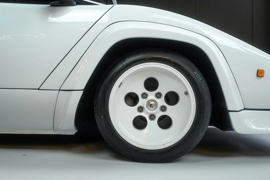 1985 Lamborghini Countach LP500 S - Image 17 of 30