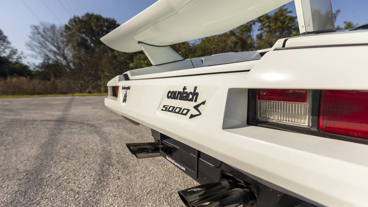 1985 Lamborghini Countach - Image 17 of 31