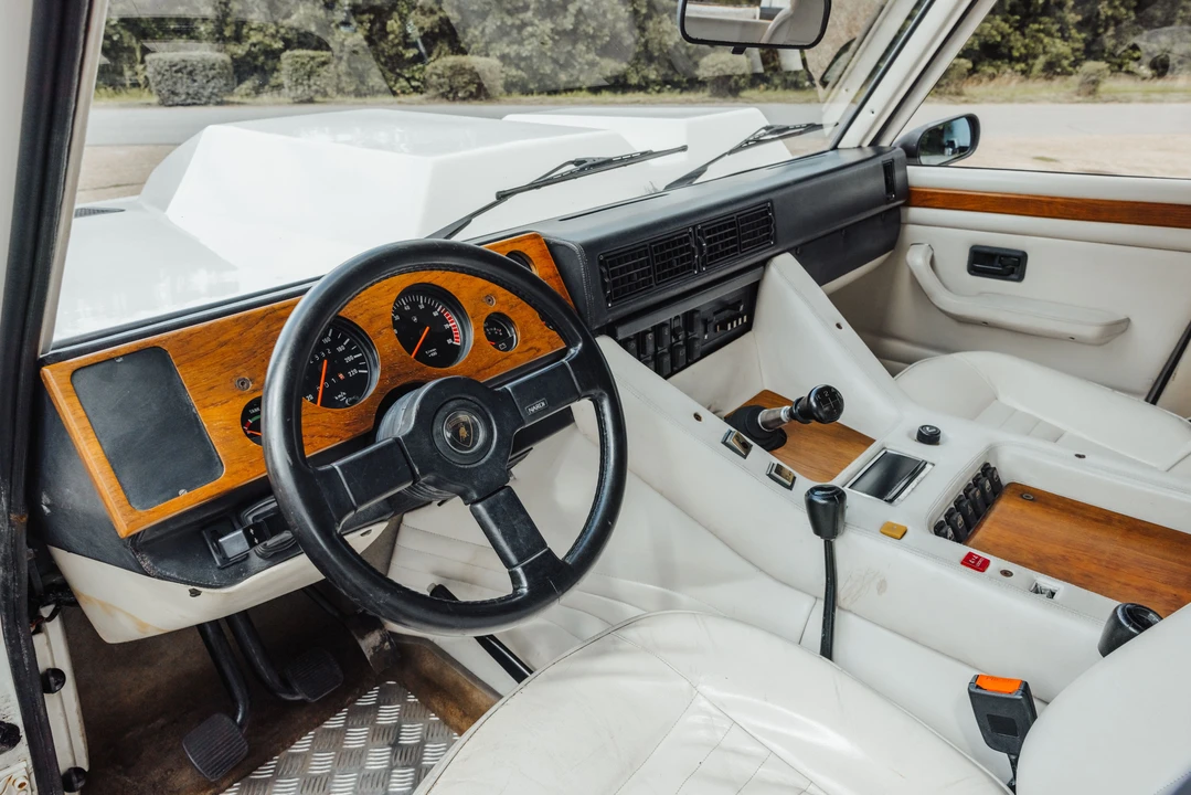 1985 Lamborghini LM002 - Image 25 of 31