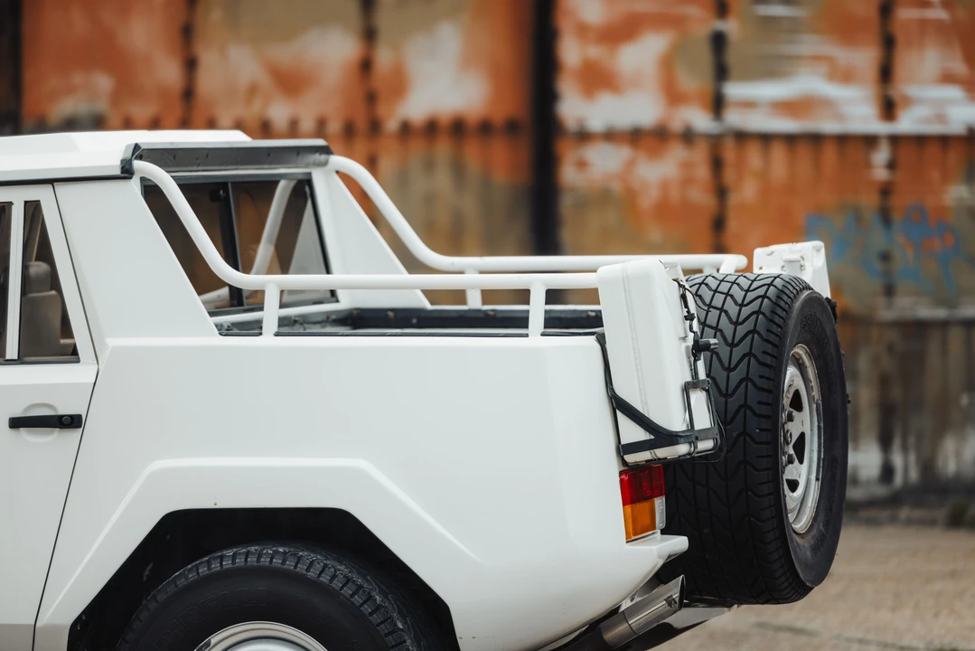 1985 Lamborghini LM002 - Image 17 of 31