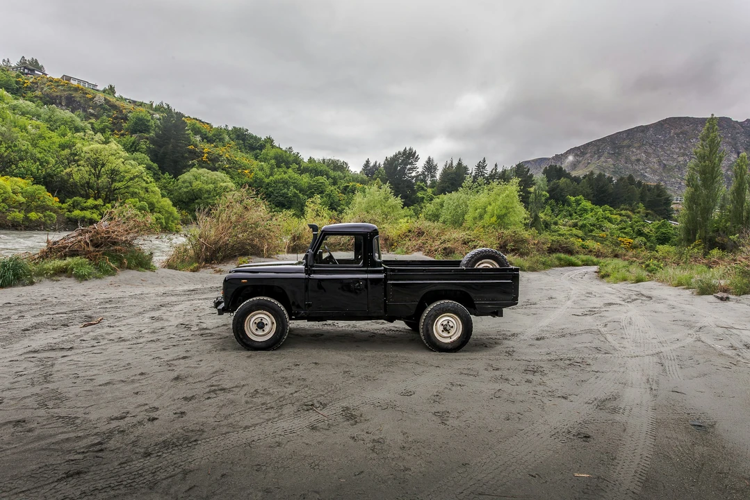 1985 Land Rover Defender 110 - Image 8 of 21