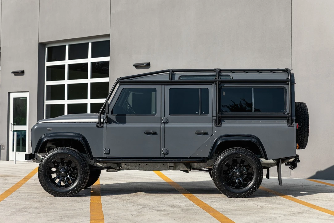 1985 Land Rover Defender 110 - Image 4 of 21