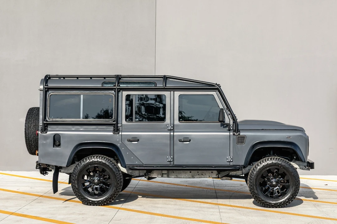 1985 Land Rover Defender 110 - Image 6 of 21