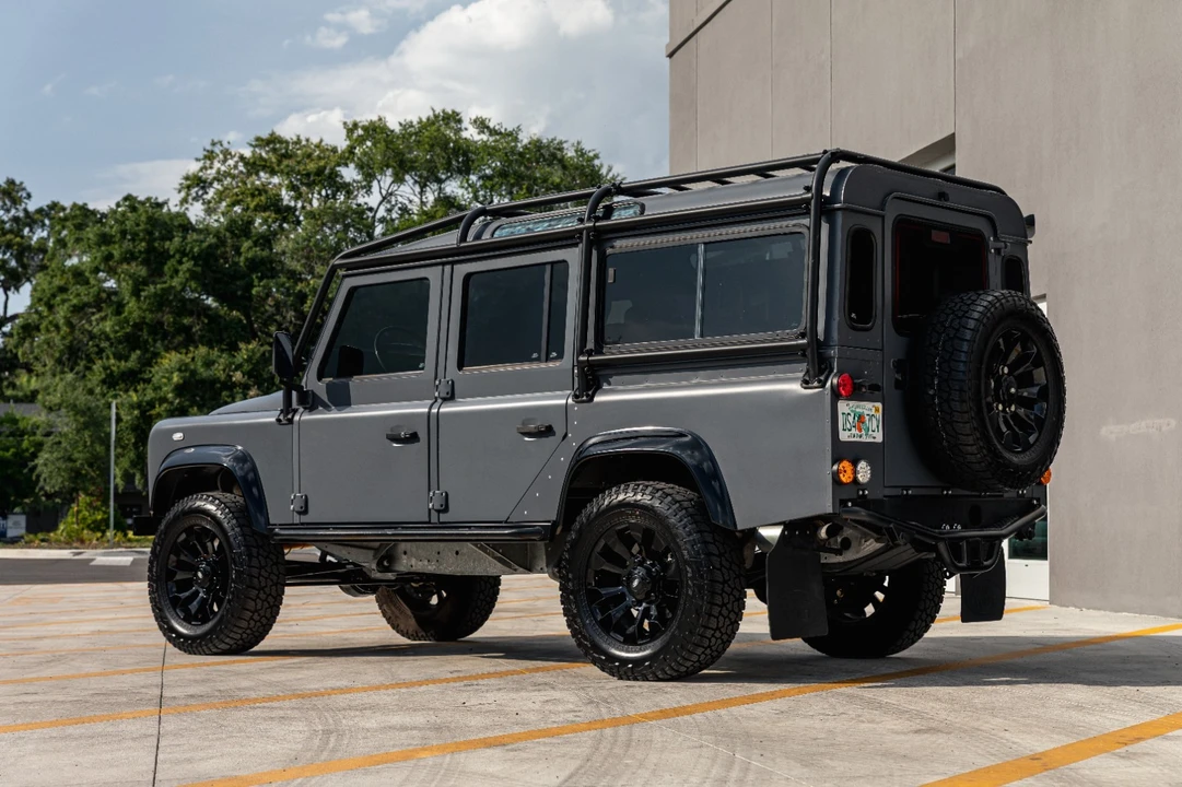 1985 Land Rover Defender 110 - Image 3 of 21