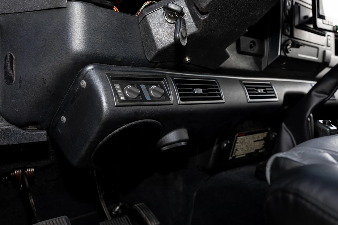 1985 Land Rover Defender 110 - Image 13 of 21