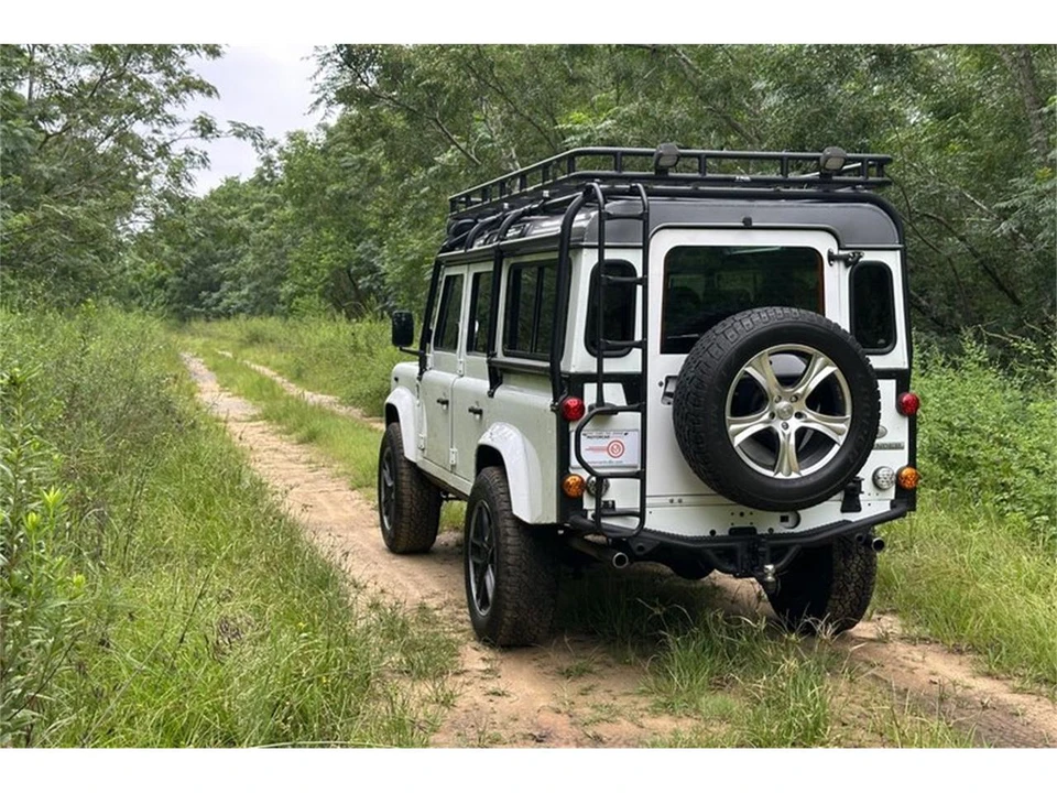 1985 Land Rover Defender 110 - Image 17 of 31