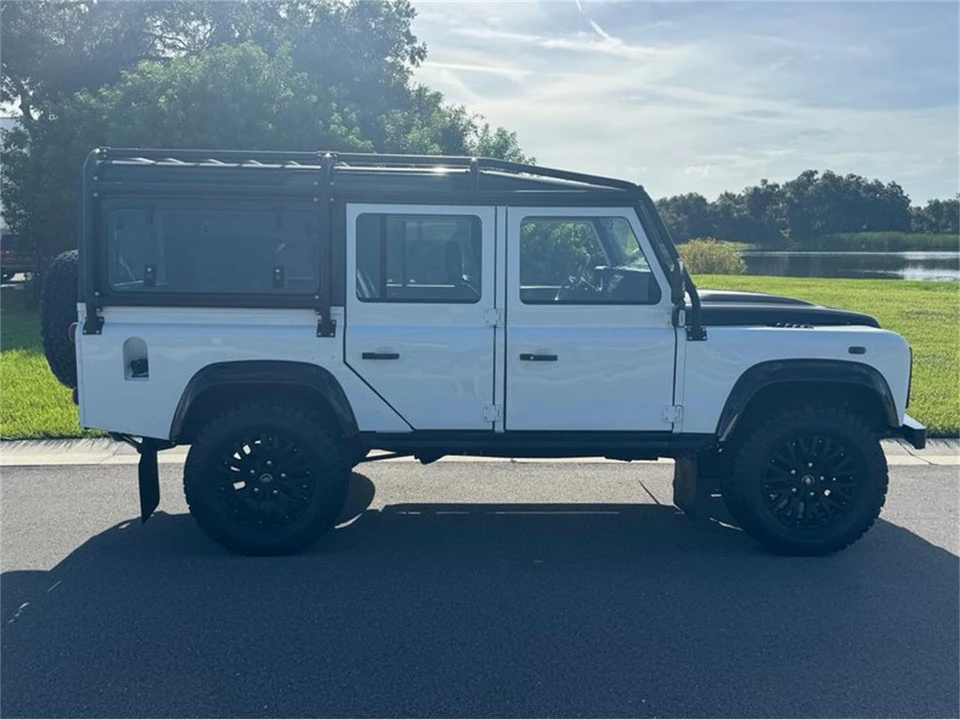 1985 Land Rover Defender 110 - Image 6 of 11