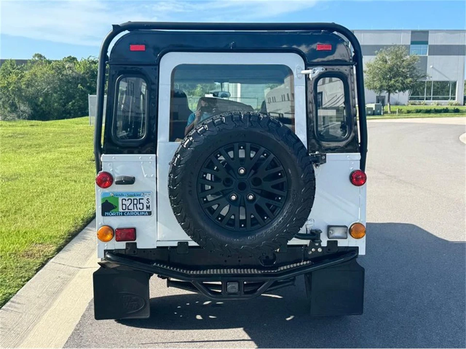 1985 Land Rover Defender 110 - Image 4 of 11