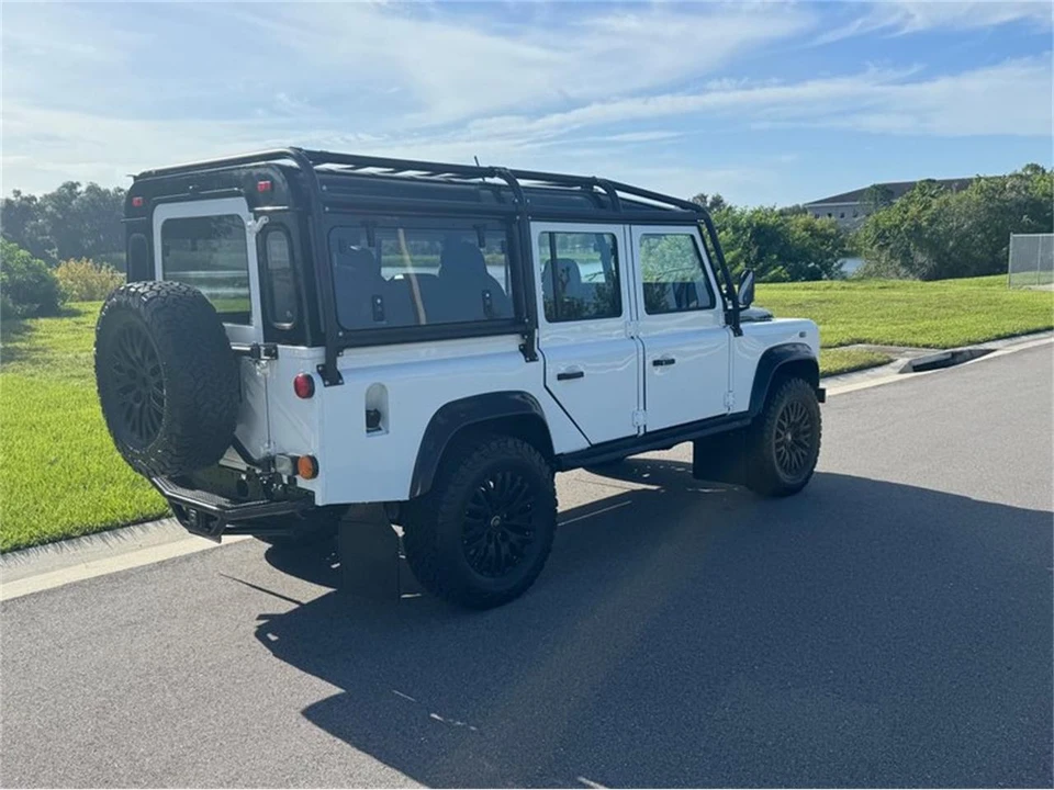 1985 Land Rover Defender 110 - Image 5 of 11