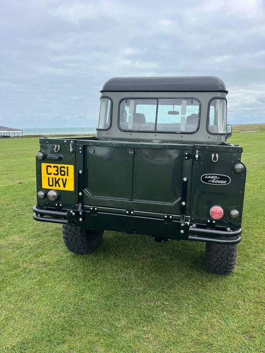 1985 Land Rover Defender 110 - Image 6 of 21