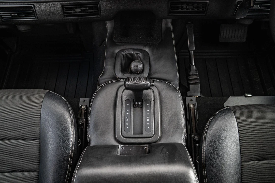 1985 Land Rover Defender 110 - Image 19 of 31