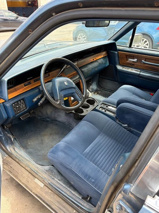 1985 Lincoln Continental 7th Gen - Image 9 of 13