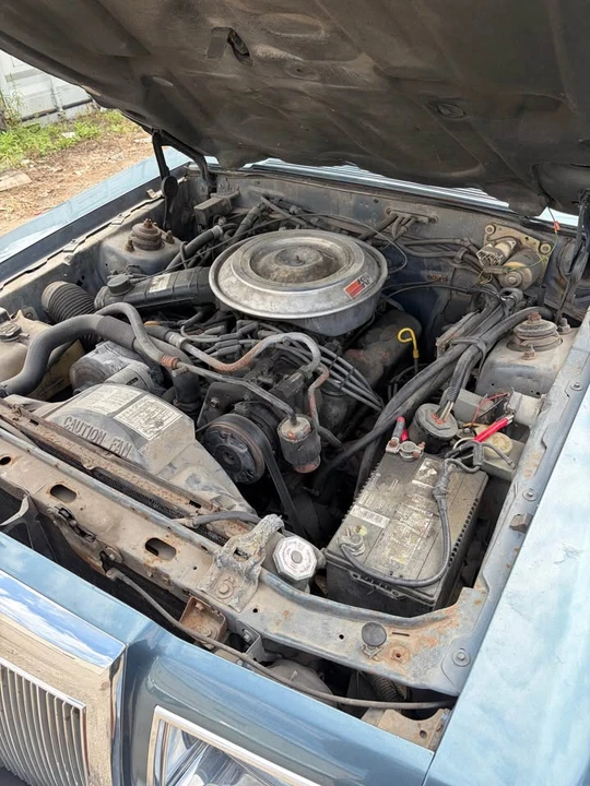 1985 Lincoln Continental 7th Gen - Image 11 of 13