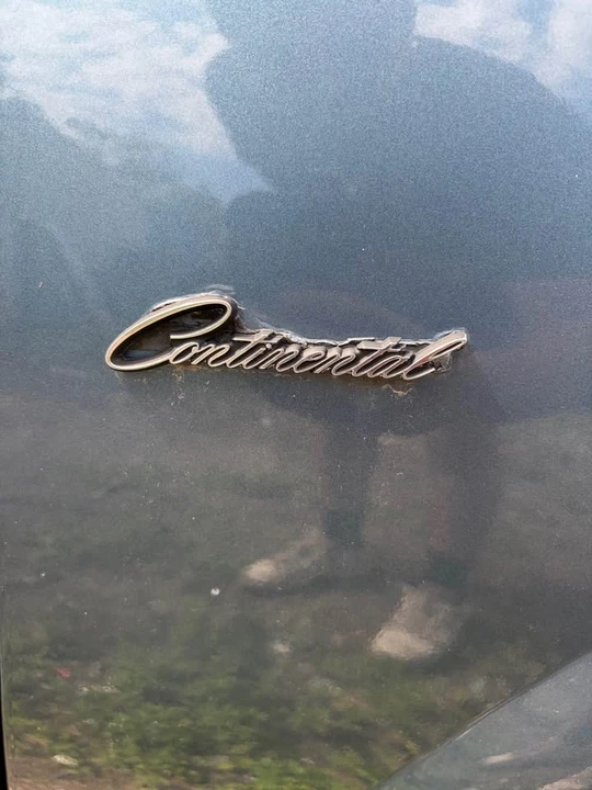 1985 Lincoln Continental 7th Gen - Image 8 of 13