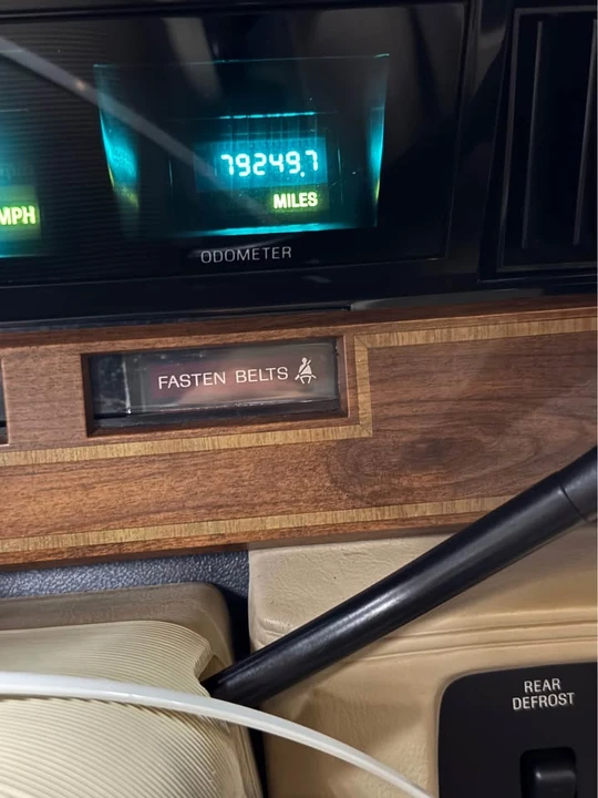 1985 Lincoln Continental 7th Gen - Image 16 of 20