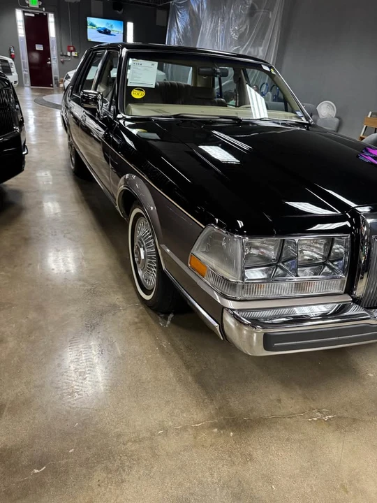 1985 Lincoln Continental 7th Gen - Image 4 of 20