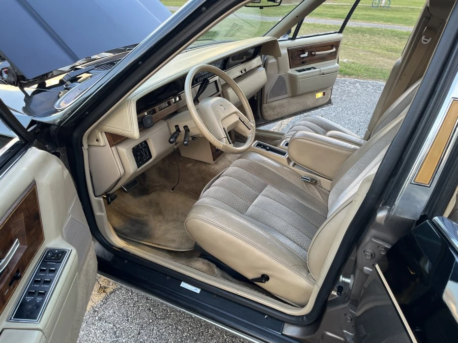 1985 Lincoln Continental 7th Gen - Image 14 of 31