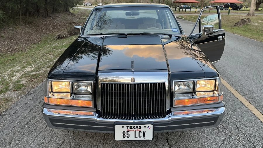 1985 Lincoln Continental 7th Gen - Image 10 of 31
