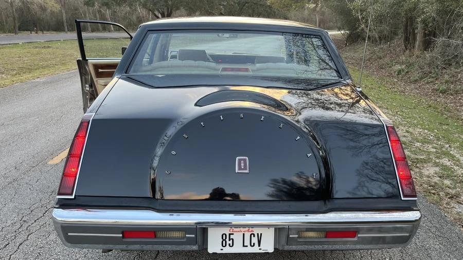 1985 Lincoln Continental 7th Gen - Image 9 of 31