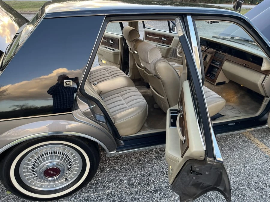 1985 Lincoln Continental 7th Gen - Image 26 of 31