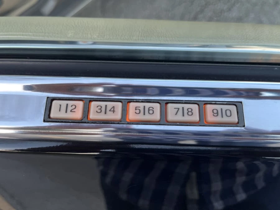 1985 Lincoln Continental 7th Gen - Image 23 of 31