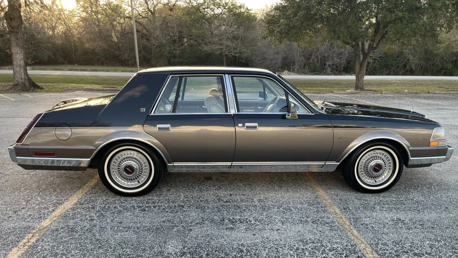1985 Lincoln Continental 7th Gen - Image 8 of 31