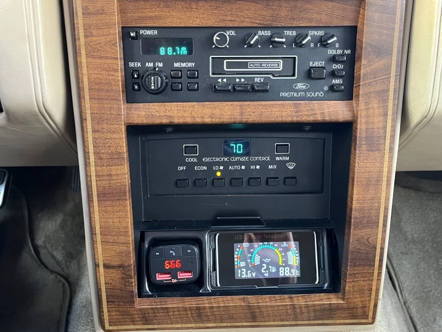 1985 Lincoln Continental 7th Gen - Image 19 of 31