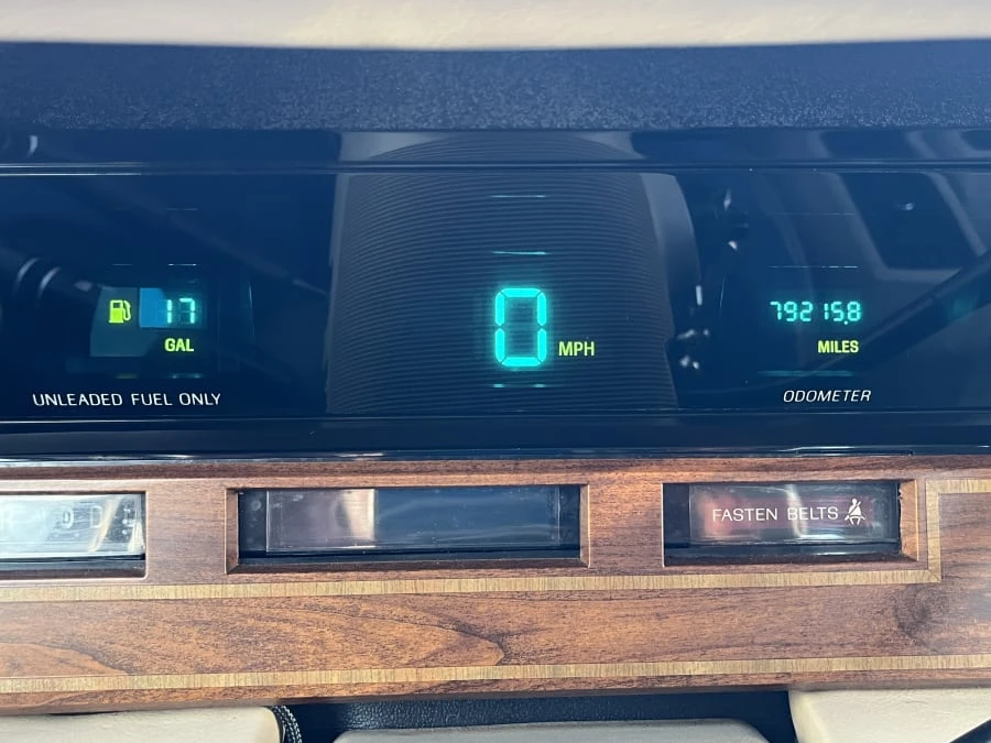 1985 Lincoln Continental 7th Gen - Image 20 of 31