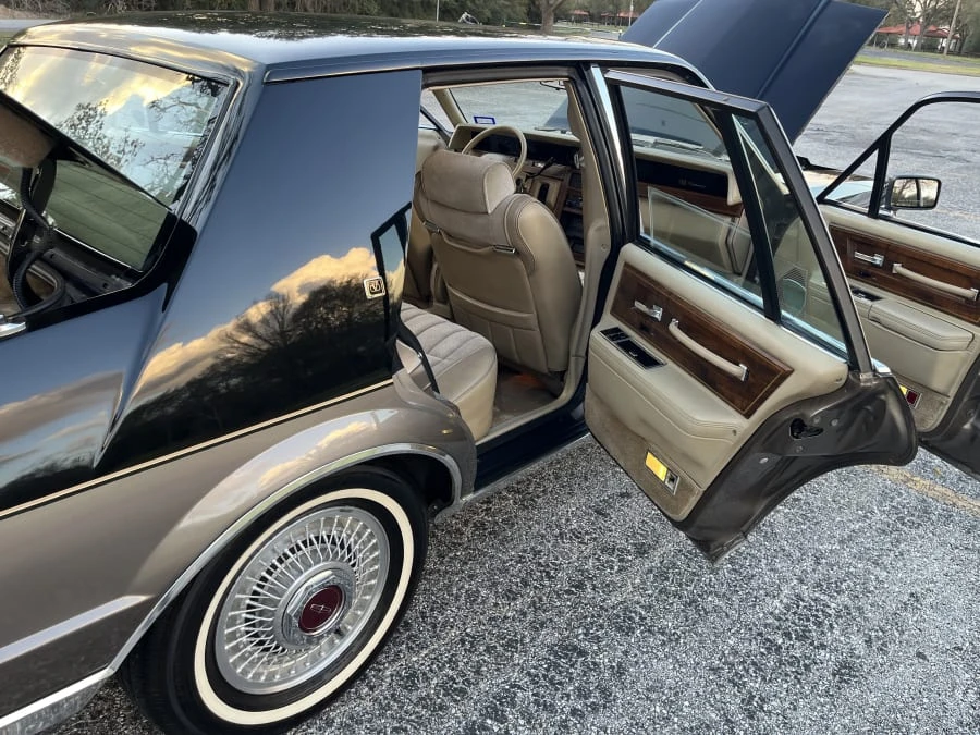 1985 Lincoln Continental 7th Gen - Image 28 of 31