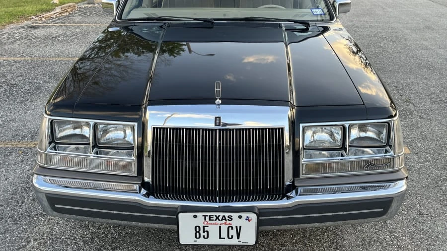 1985 Lincoln Continental 7th Gen - Image 4 of 31