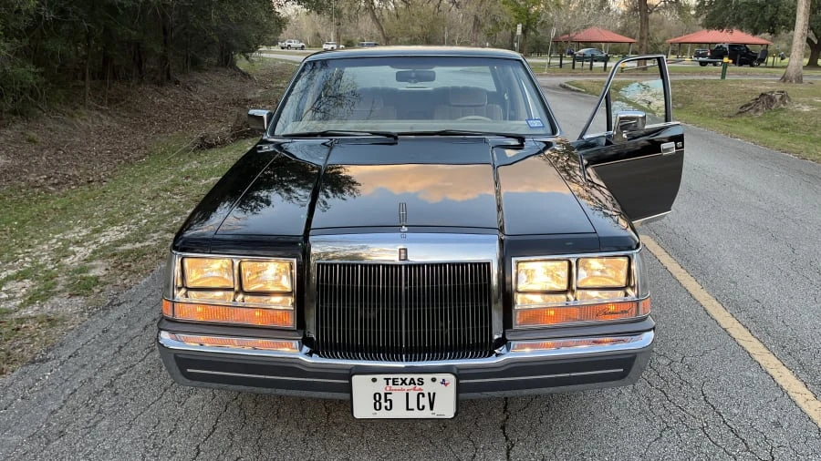 1985 Lincoln Continental 7th Gen - Image 12 of 31
