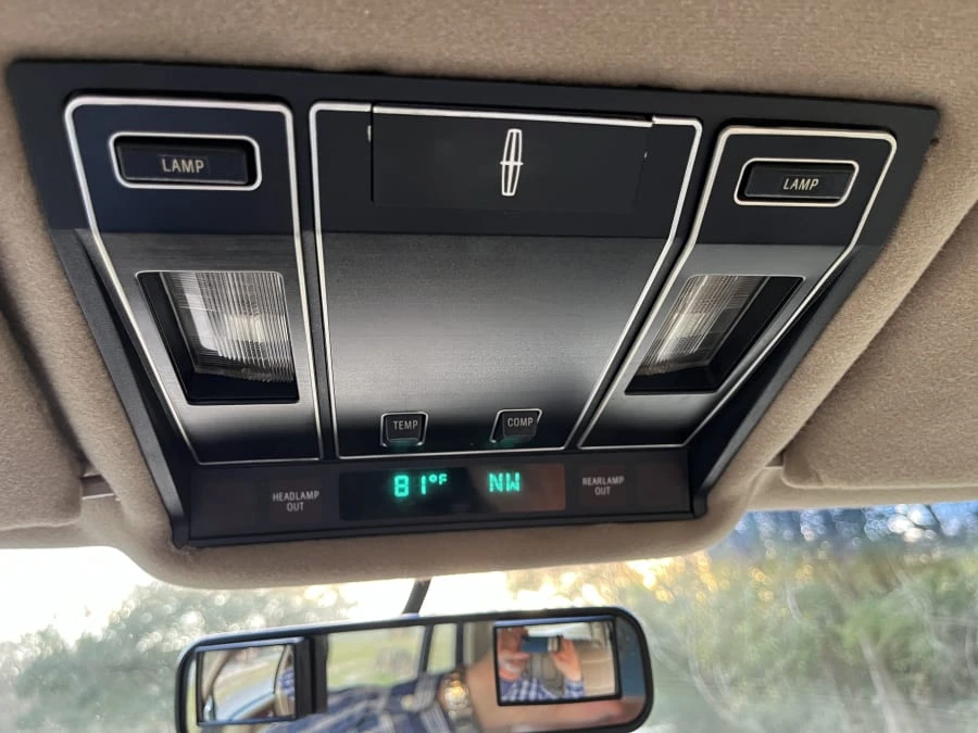 1985 Lincoln Continental 7th Gen - Image 18 of 31