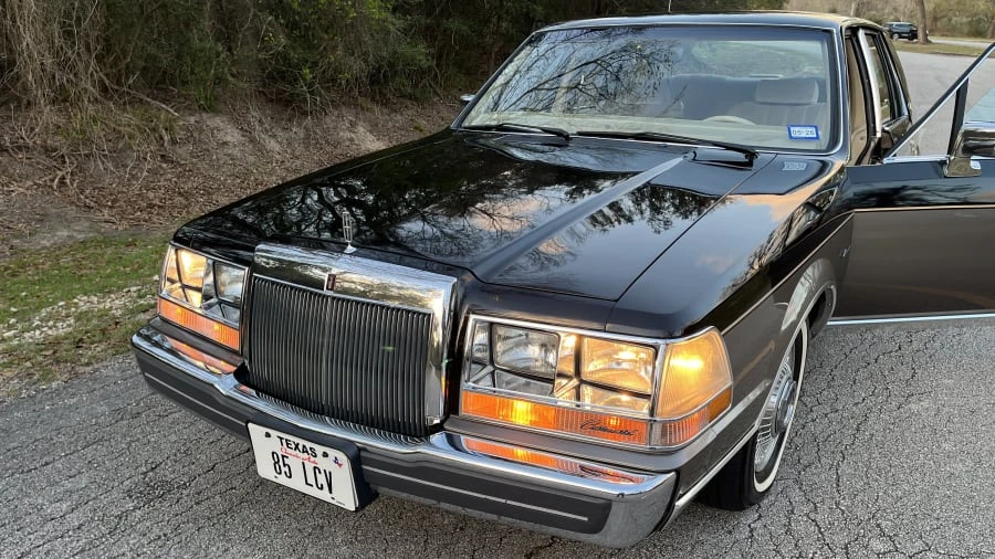 1985 Lincoln Continental 7th Gen - Image 11 of 31